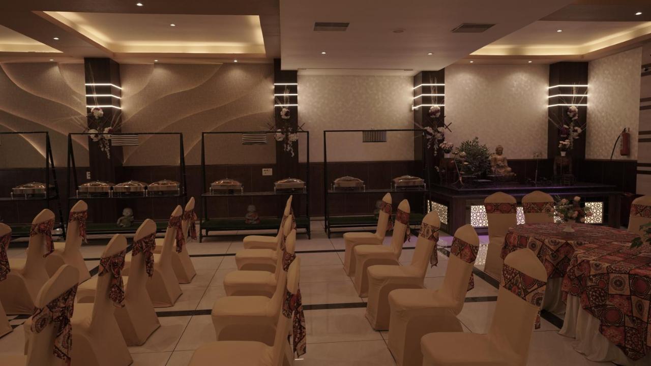 Bhagya Raj Palace By Wb Comfort Kanpur Exterior foto